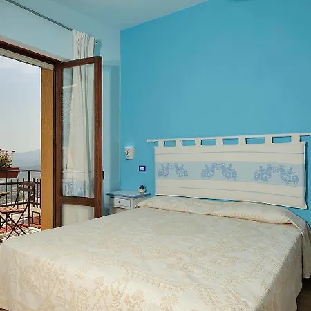 Bed and breakfast Selvaggio Blu 4*