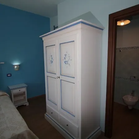 Bed and breakfast Selvaggio Blu 4*